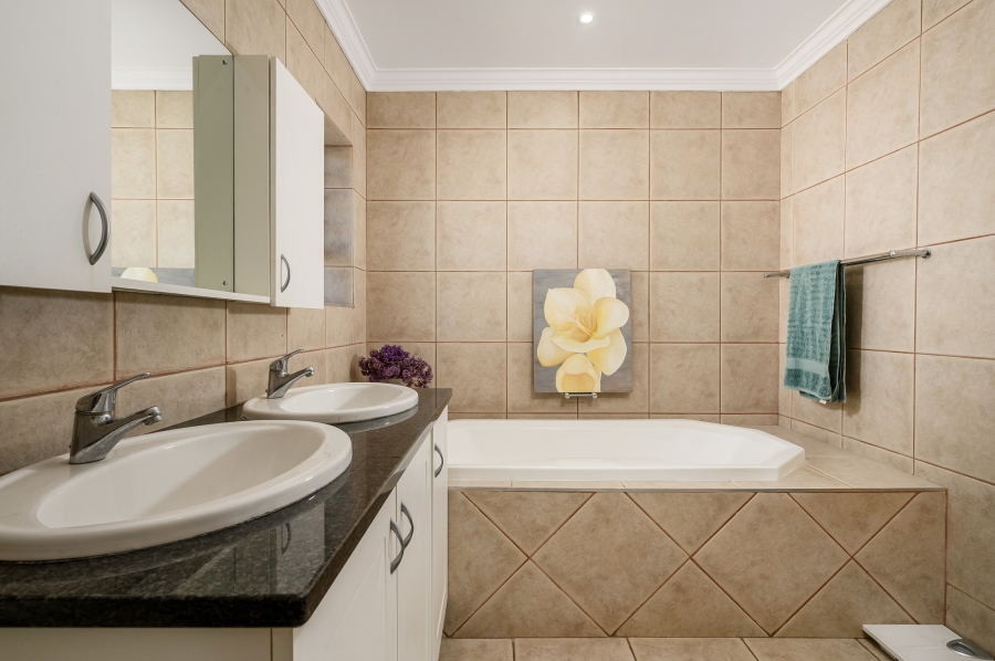 3 Bedroom Property for Sale in Summerstrand Eastern Cape